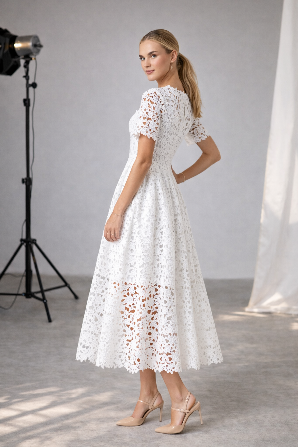Lumière Lace Midi Dress